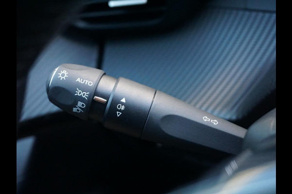 Peugeot e-2008 EV Allure 54 kWh | LONG RANGE | PARKEERSENSOREN MET CAMERA | CRUISE CONTROL | NAVI | CARPLAY