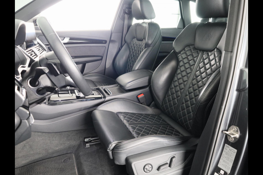 Audi Q5 50 TFSI e S edition 299 pk S-tronic | Panoramadak | Diamond stitching leder interieur | Parkeersensoren (Park assist) | Rondomzicht camera | | Navigatie | Stoelverwarming | S-Line |