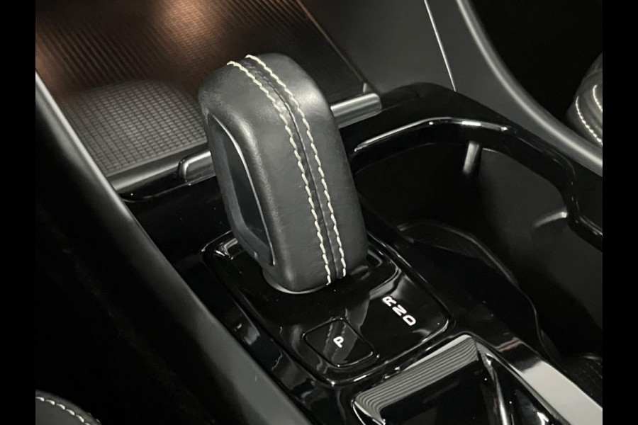 Volvo XC40 T5 R-Design | Open dak | Keyless | Adapt. Cruise c. | BLIS | Camera