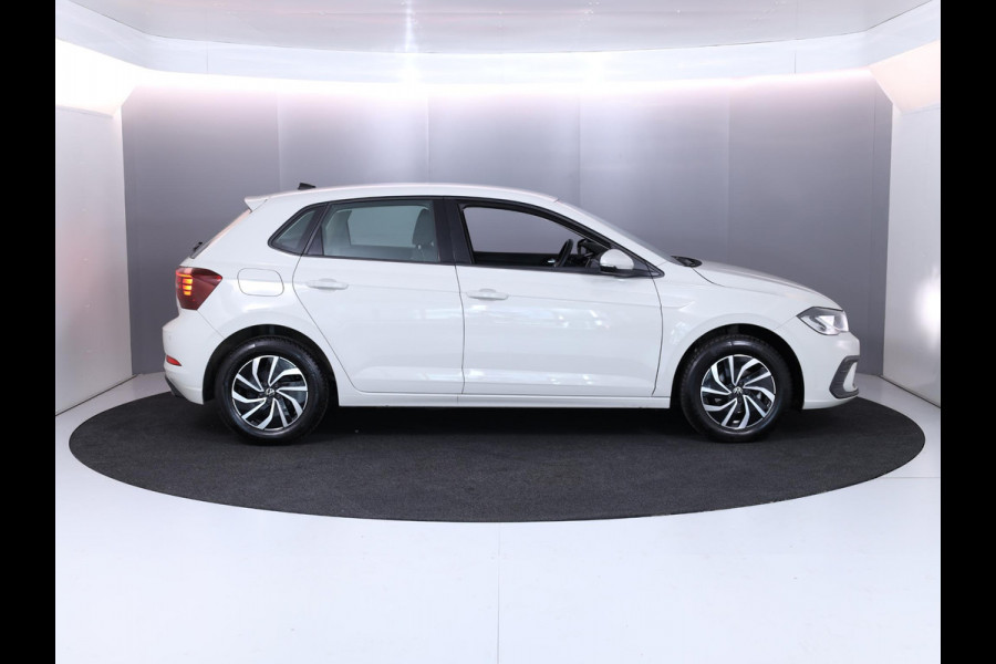 Volkswagen Polo 1.0 TSI Life 95 pk | Verlengde garantie | Navigatie via App | Parkeersensoren | Adaptieve cruise control | LED koplampen | Apple Carplay/Android Auto |