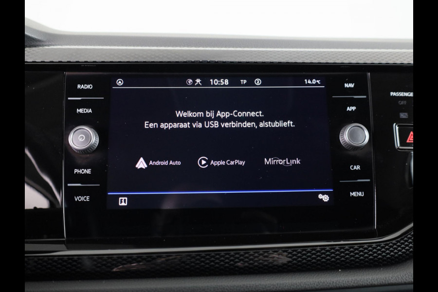 Volkswagen Polo 1.0 TSI Life 95 pk Automaat (DSG) | Navigatie via App | Parkeersensoren (Park assist) | Adaptieve cruise control | Autom. airco | Stoelverwarming | LED koplampen |