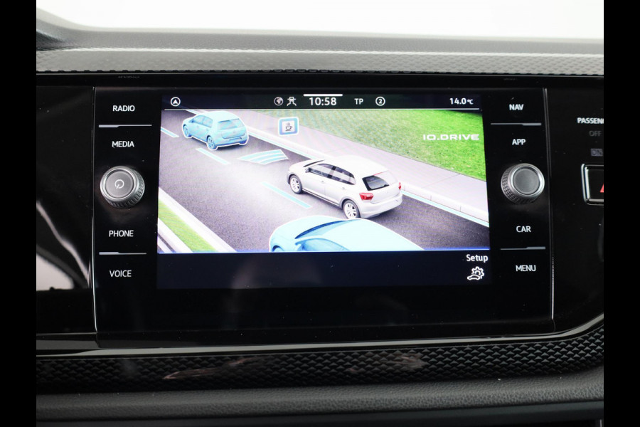 Volkswagen Polo 1.0 TSI Life 95 pk Automaat (DSG) | Navigatie via App | Parkeersensoren (Park assist) | Adaptieve cruise control | Autom. airco | Stoelverwarming | LED koplampen |