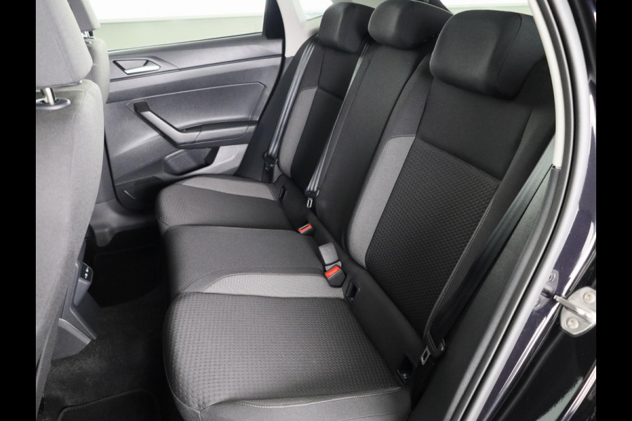Volkswagen Polo 1.0 TSI Life 95 pk Automaat (DSG) | Navigatie via App | Parkeersensoren (Park assist) | Adaptieve cruise control | Autom. airco | Stoelverwarming | LED koplampen |