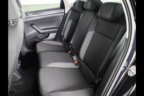 Volkswagen Polo 1.0 TSI Life 95 pk Automaat (DSG) | Navigatie via App | Parkeersensoren (Park assist) | Adaptieve cruise control | Autom. airco | Stoelverwarming | LED koplampen |