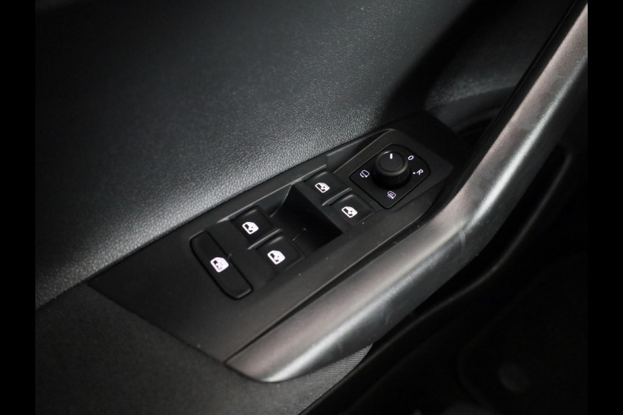 Volkswagen Polo 1.0 TSI Life 95 pk Automaat (DSG) | Navigatie via App | Parkeersensoren (Park assist) | Adaptieve cruise control | Autom. airco | Stoelverwarming | LED koplampen |