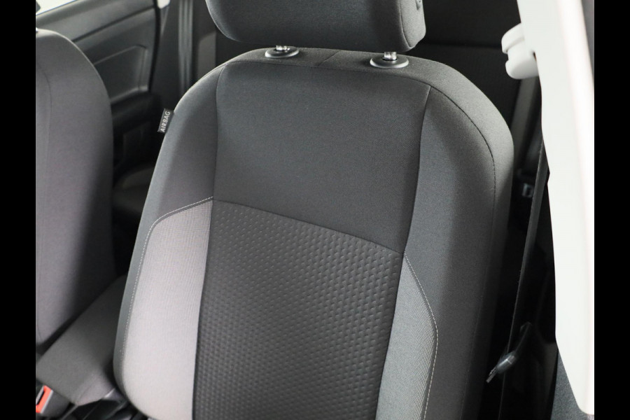 Volkswagen Polo 1.0 TSI Life 95 pk Automaat (DSG) | Navigatie via App | Parkeersensoren (Park assist) | Adaptieve cruise control | Autom. airco | Stoelverwarming | LED koplampen |