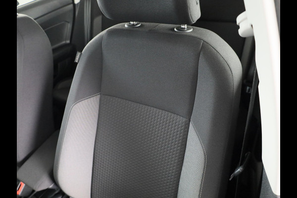 Volkswagen Polo 1.0 TSI Life 95 pk Automaat (DSG) | Navigatie via App | Parkeersensoren (Park assist) | Adaptieve cruise control | Autom. airco | Stoelverwarming | LED koplampen |