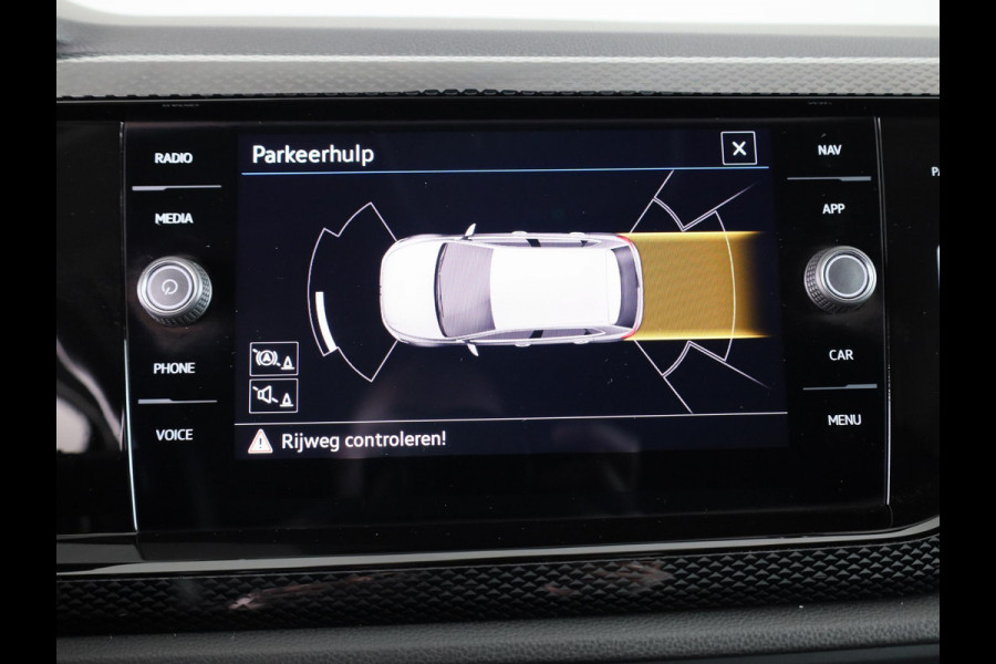 Volkswagen Polo 1.0 TSI Life 95 pk Automaat (DSG) | Navigatie via App | Parkeersensoren (Park assist) | Adaptieve cruise control | Autom. airco | Stoelverwarming | LED koplampen |
