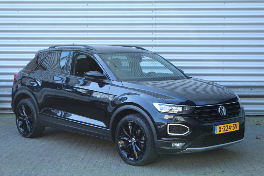 Volkswagen T-Roc 1.5 TSI 150pk Sport Black Edition DSG7 Clima Cruise Carplay Camera Dig. Cockpit El Klep 18"LMV
