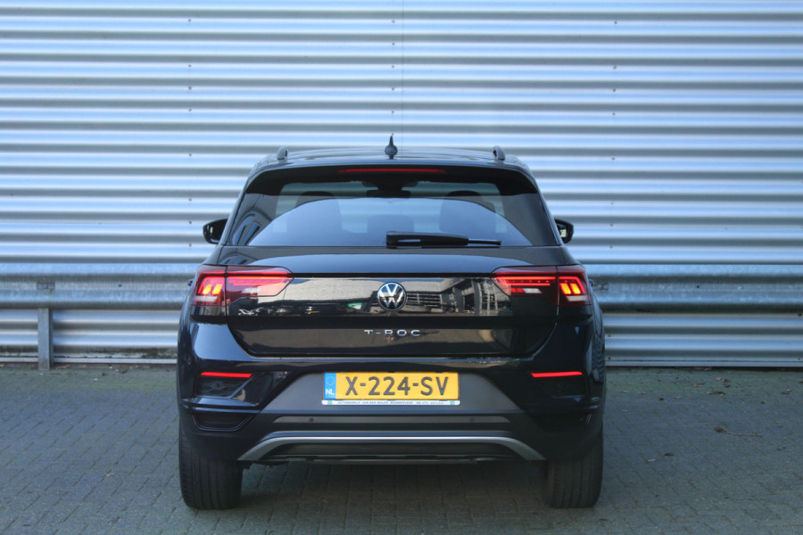 Volkswagen T-Roc 1.5 TSI 150pk Sport Black Edition DSG7 Clima Cruise Carplay Camera Dig. Cockpit El Klep 18"LMV