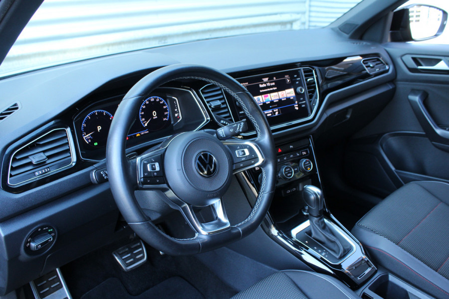 Volkswagen T-Roc 1.5 TSI 150pk Sport Black Edition DSG7 Clima Cruise Carplay Camera Dig. Cockpit El Klep 18"LMV