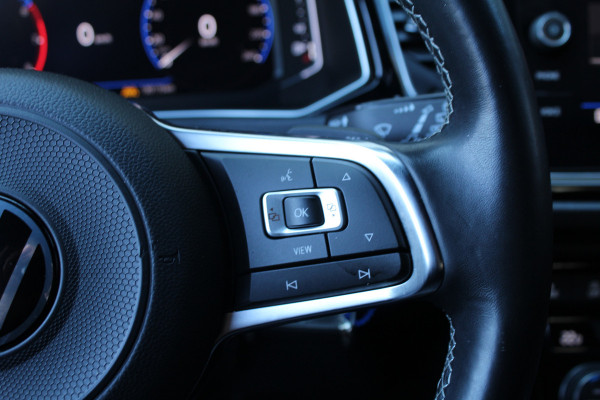 Volkswagen T-Roc 1.5 TSI 150pk Sport Black Edition DSG7 Clima Cruise Carplay Camera Dig. Cockpit El Klep 18"LMV
