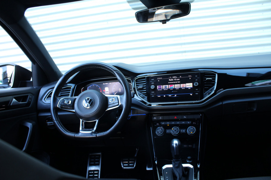 Volkswagen T-Roc 1.5 TSI 150pk Sport Black Edition DSG7 Clima Cruise Carplay Camera Dig. Cockpit El Klep 18"LMV