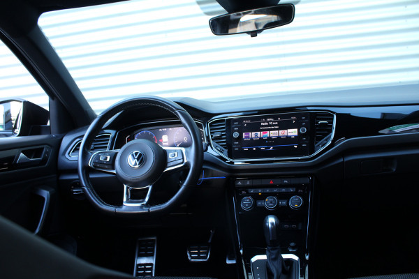 Volkswagen T-Roc 1.5 TSI 150pk Sport Black Edition DSG7 Clima Cruise Carplay Camera Dig. Cockpit El Klep 18"LMV