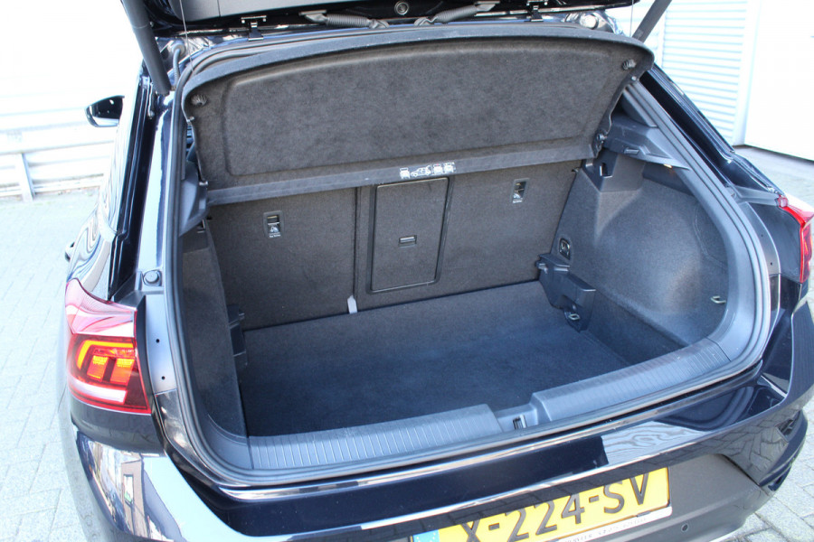 Volkswagen T-Roc 1.5 TSI 150pk Sport Black Edition DSG7 Clima Cruise Carplay Camera Dig. Cockpit El Klep 18"LMV