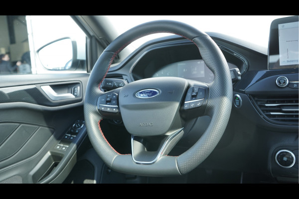 Ford Focus 1.0 EcoBoost ST Line Business NL AUTO | PANO | CARPLAY |