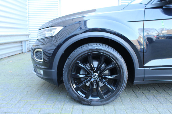 Volkswagen T-Roc 1.5 TSI 150pk Sport Black Edition DSG7 Clima Cruise Carplay Camera Dig. Cockpit El Klep 18"LMV