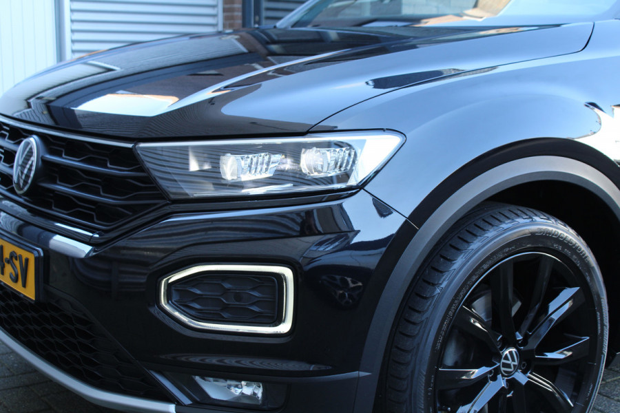 Volkswagen T-Roc 1.5 TSI 150pk Sport Black Edition DSG7 Clima Cruise Carplay Camera Dig. Cockpit El Klep 18"LMV