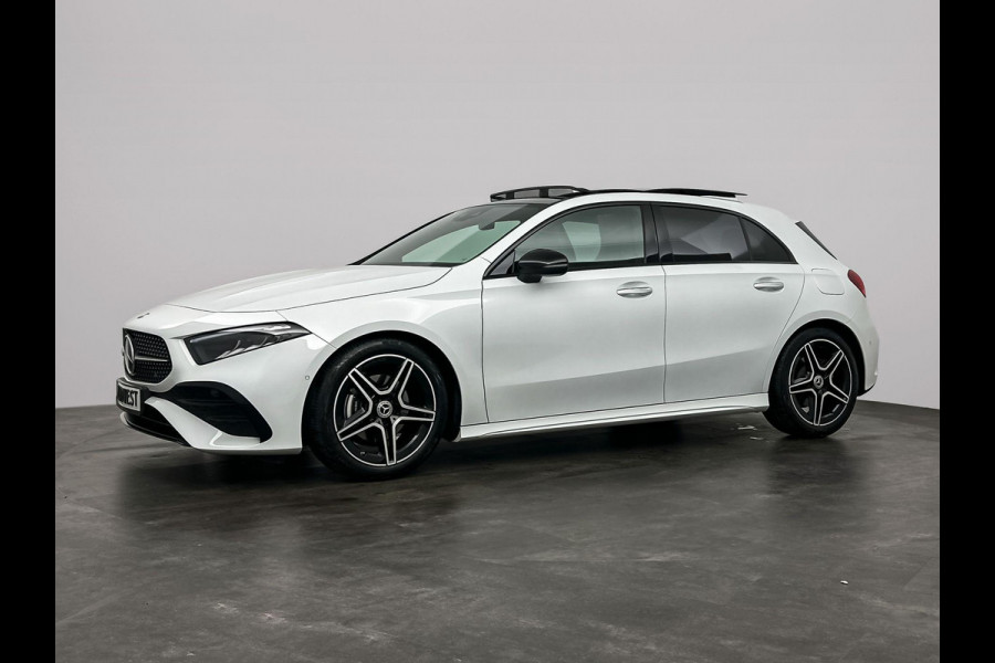 Mercedes-Benz A-Klasse 200 AMG Premium Pano ACC Sfeer Camera
