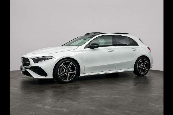 Mercedes-Benz A-Klasse 200 AMG Premium Pano ACC Sfeer Camera