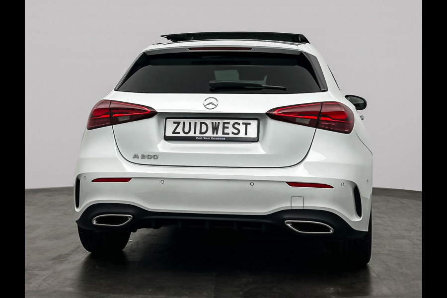 Mercedes-Benz A-Klasse 200 AMG Premium Pano ACC Sfeer Camera