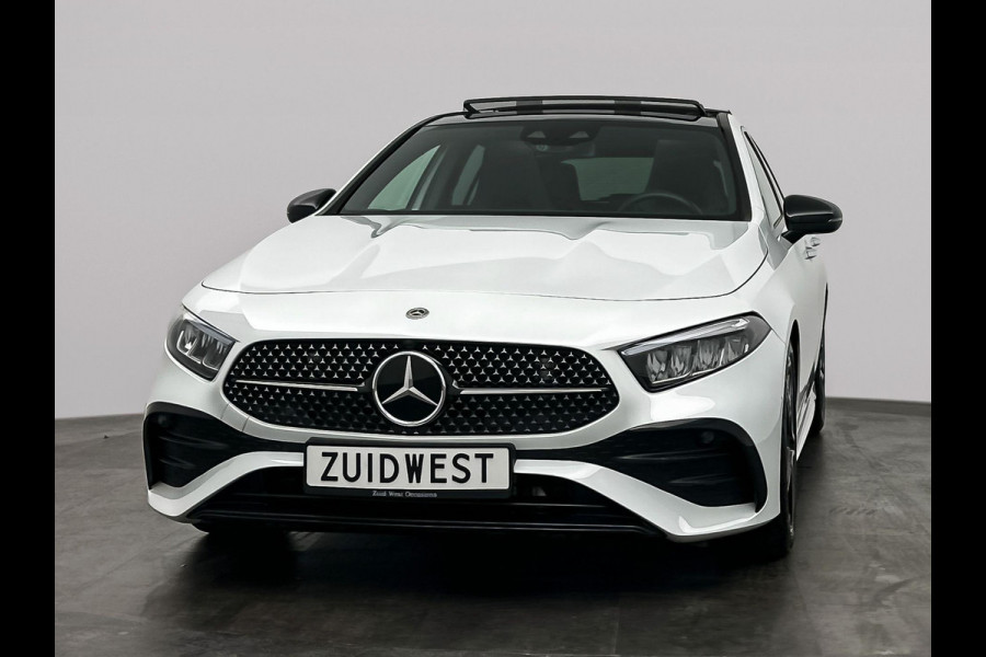 Mercedes-Benz A-Klasse 200 AMG Premium Pano ACC Sfeer Camera