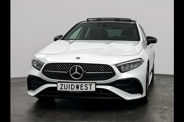 Mercedes-Benz A-Klasse 200 AMG Premium Pano ACC Sfeer Camera
