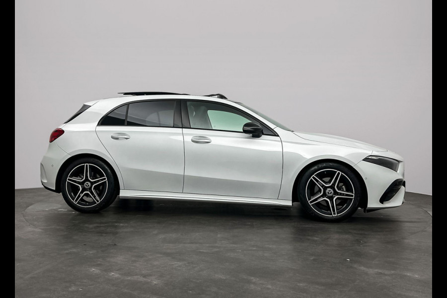 Mercedes-Benz A-Klasse 200 AMG Premium Pano ACC Sfeer Camera
