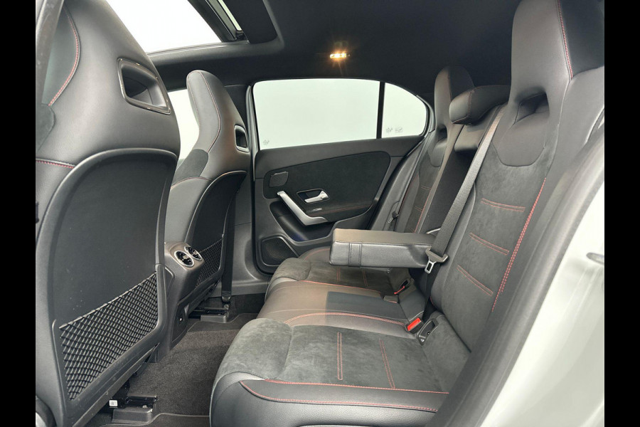 Mercedes-Benz A-Klasse 200 AMG Premium Pano ACC Sfeer Camera