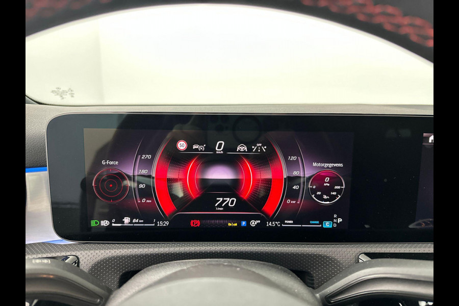 Mercedes-Benz A-Klasse 200 AMG Premium Pano ACC Sfeer Camera