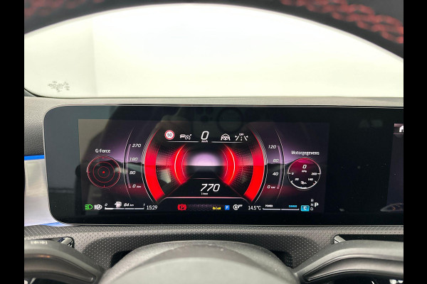 Mercedes-Benz A-Klasse 200 AMG Premium Pano ACC Sfeer Camera