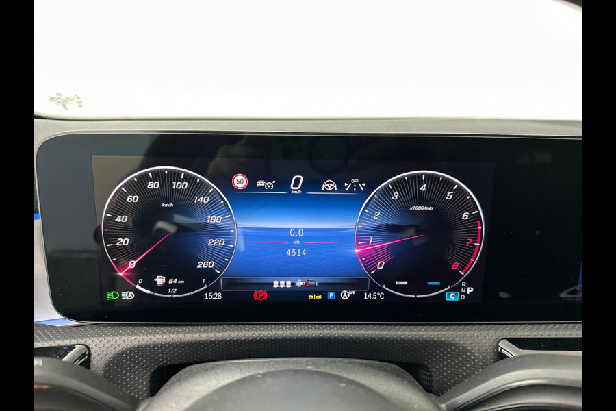 Mercedes-Benz A-Klasse 200 AMG Premium Pano ACC Sfeer Camera