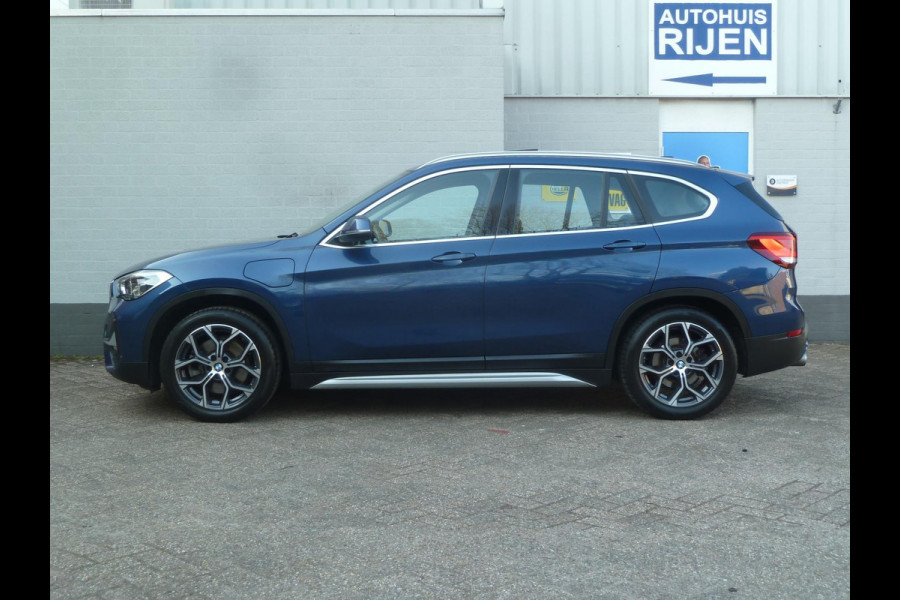 BMW X1 XDrive25e xLine|Panodak|Memory|Sportstoel|Park-Assist|Camera|Stoelverwarming|LED