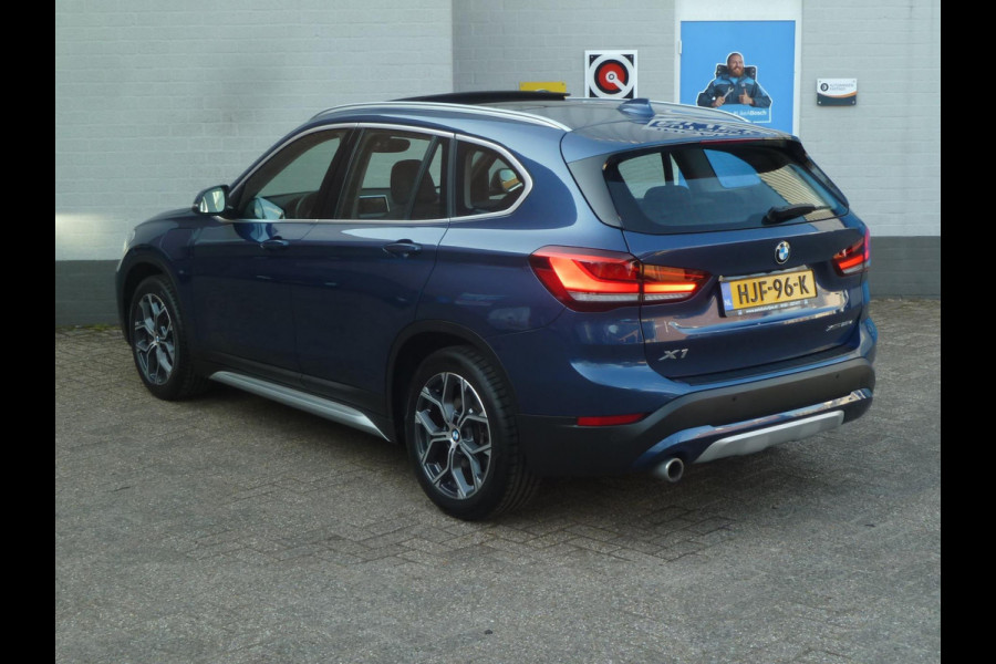 BMW X1 XDrive25e xLine|Panodak|Memory|Sportstoel|Park-Assist|Camera|Stoelverwarming|LED