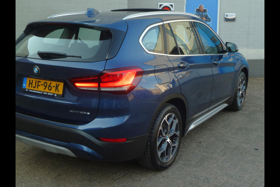 BMW X1 XDrive25e xLine|Panodak|Memory|Sportstoel|Park-Assist|Camera|Stoelverwarming|LED