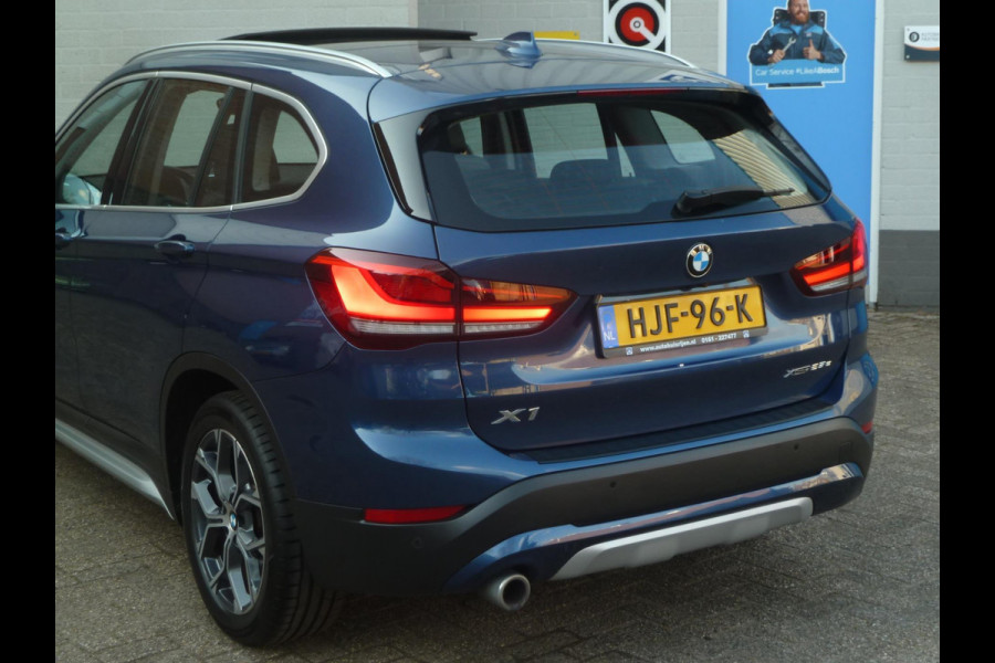 BMW X1 XDrive25e xLine|Panodak|Memory|Sportstoel|Park-Assist|Camera|Stoelverwarming|LED