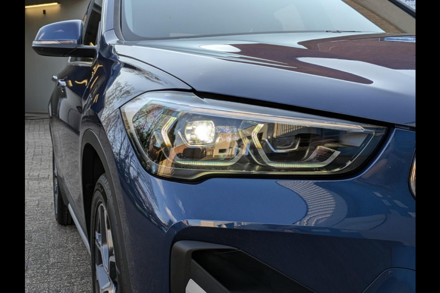 BMW X1 XDrive25e xLine|Panodak|Memory|Sportstoel|Park-Assist|Camera|Stoelverwarming|LED