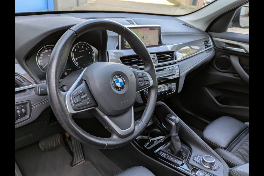 BMW X1 XDrive25e xLine|Panodak|Memory|Sportstoel|Park-Assist|Camera|Stoelverwarming|LED