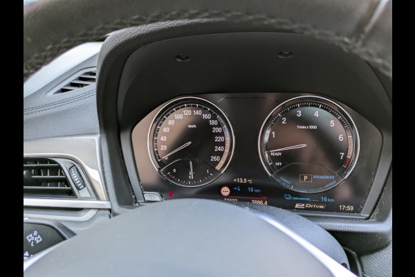 BMW X1 XDrive25e xLine|Panodak|Memory|Sportstoel|Park-Assist|Camera|Stoelverwarming|LED