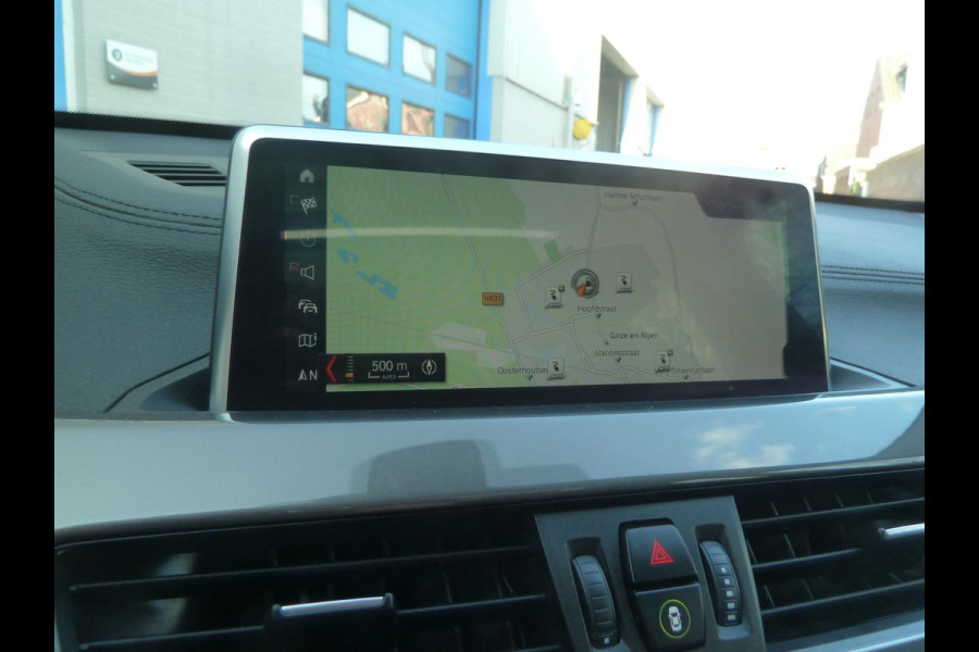 BMW X1 XDrive25e xLine|Panodak|Memory|Sportstoel|Park-Assist|Camera|Stoelverwarming|LED