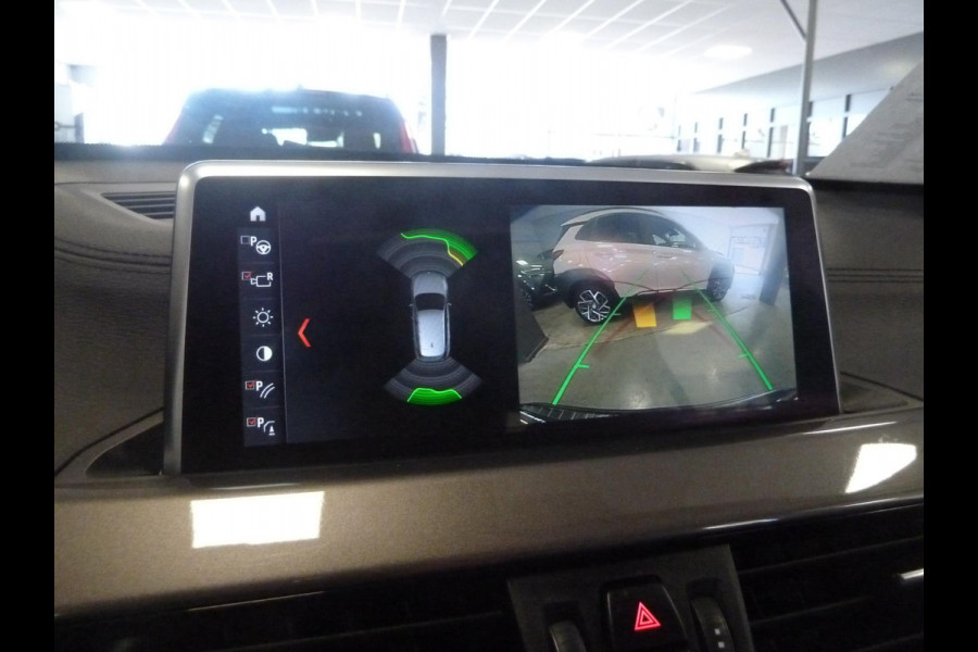 BMW X1 XDrive25e xLine|Panodak|Memory|Sportstoel|Park-Assist|Camera|Stoelverwarming|LED