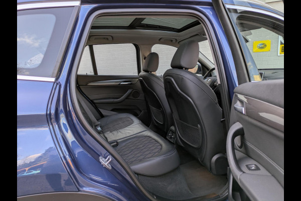 BMW X1 XDrive25e xLine|Panodak|Memory|Sportstoel|Park-Assist|Camera|Stoelverwarming|LED