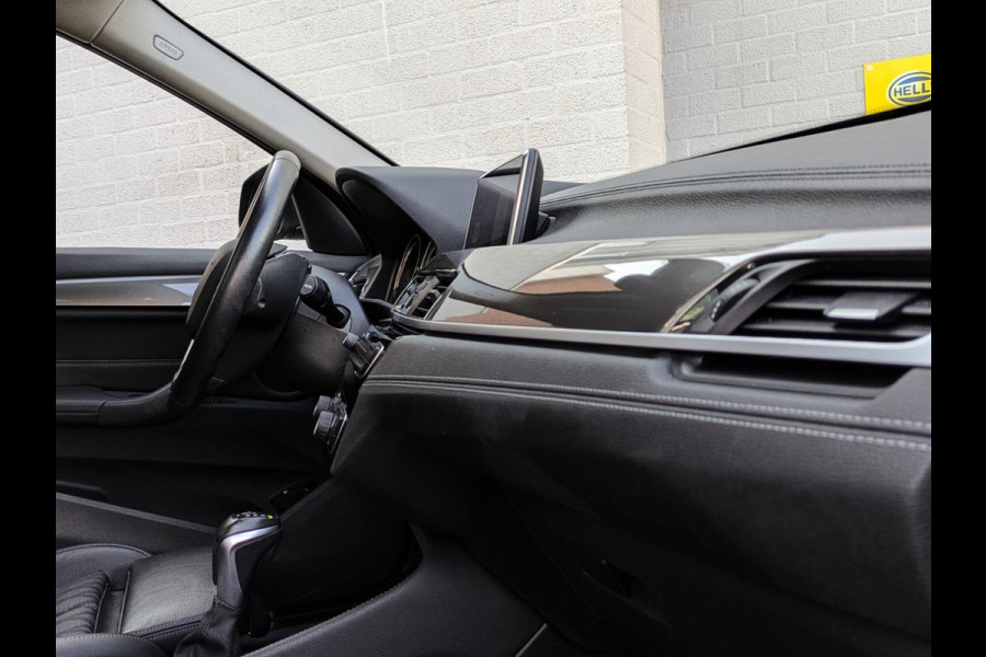 BMW X1 XDrive25e xLine|Panodak|Memory|Sportstoel|Park-Assist|Camera|Stoelverwarming|LED