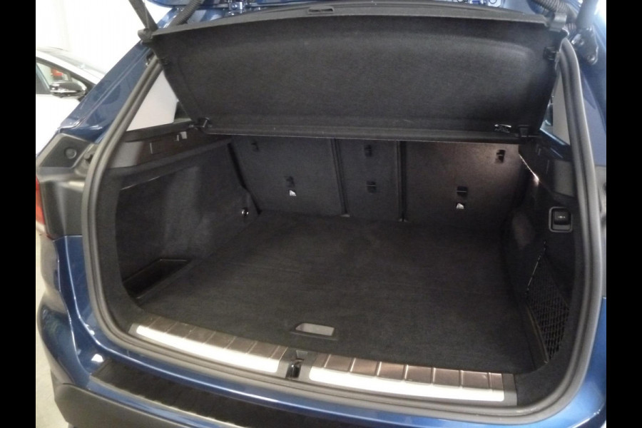 BMW X1 XDrive25e xLine|Panodak|Memory|Sportstoel|Park-Assist|Camera|Stoelverwarming|LED