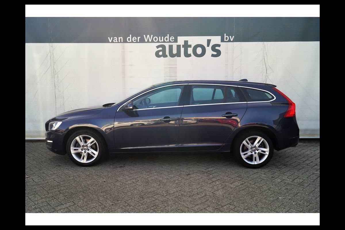 Volvo V60 D2 115pk Momentum -LEER-NAVI-ECC-PDC-