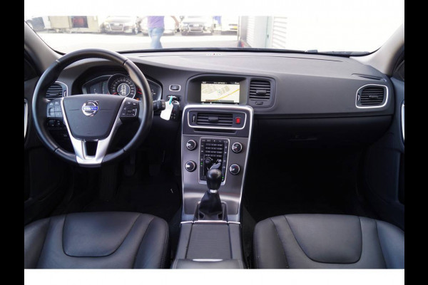 Volvo V60 D2 115pk Momentum -LEER-NAVI-ECC-PDC-