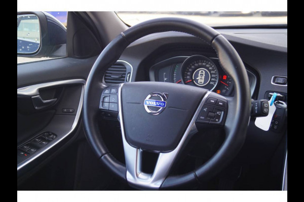 Volvo V60 D2 115pk Momentum -LEER-NAVI-ECC-PDC-