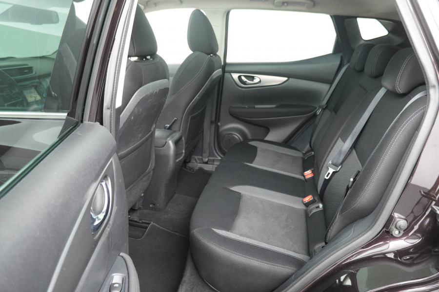 Nissan QASHQAI BWJ 2019 / 1.2 116PK N-Connecta | NWE APK / Pano dak / Clima / Navi / 18'' LMV / Privacy glass /