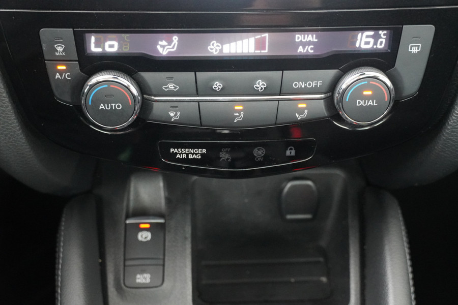 Nissan QASHQAI BWJ 2019 / 1.2 116PK N-Connecta | NWE APK / Pano dak / Clima / Navi / 18'' LMV / Privacy glass /