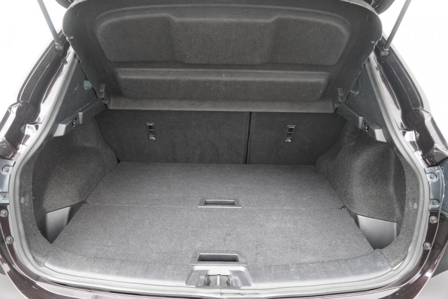 Nissan QASHQAI BWJ 2019 / 1.2 116PK N-Connecta | NWE APK / Pano dak / Clima / Navi / 18'' LMV / Privacy glass /